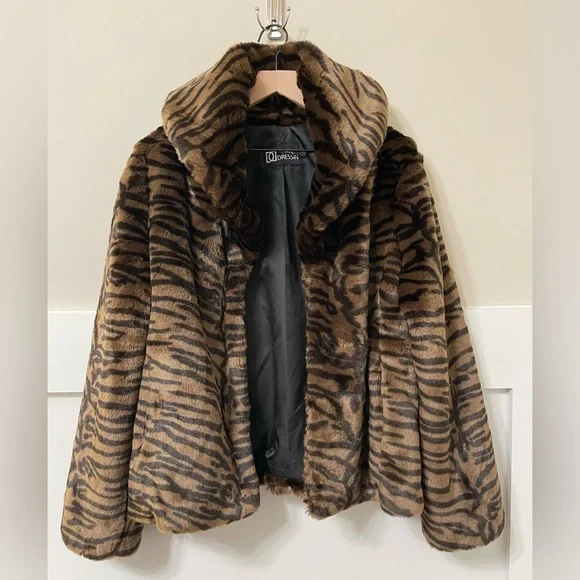 Dale Dressin Brown Zebra Print Faux Fur Cozy Comfy Coat Size Large - Picture 6 of 13